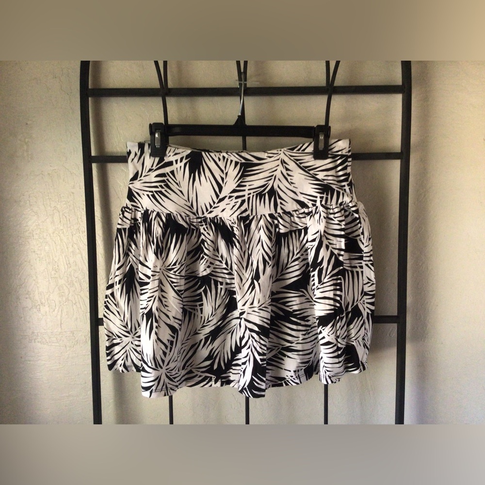Moda International Palm Skirt